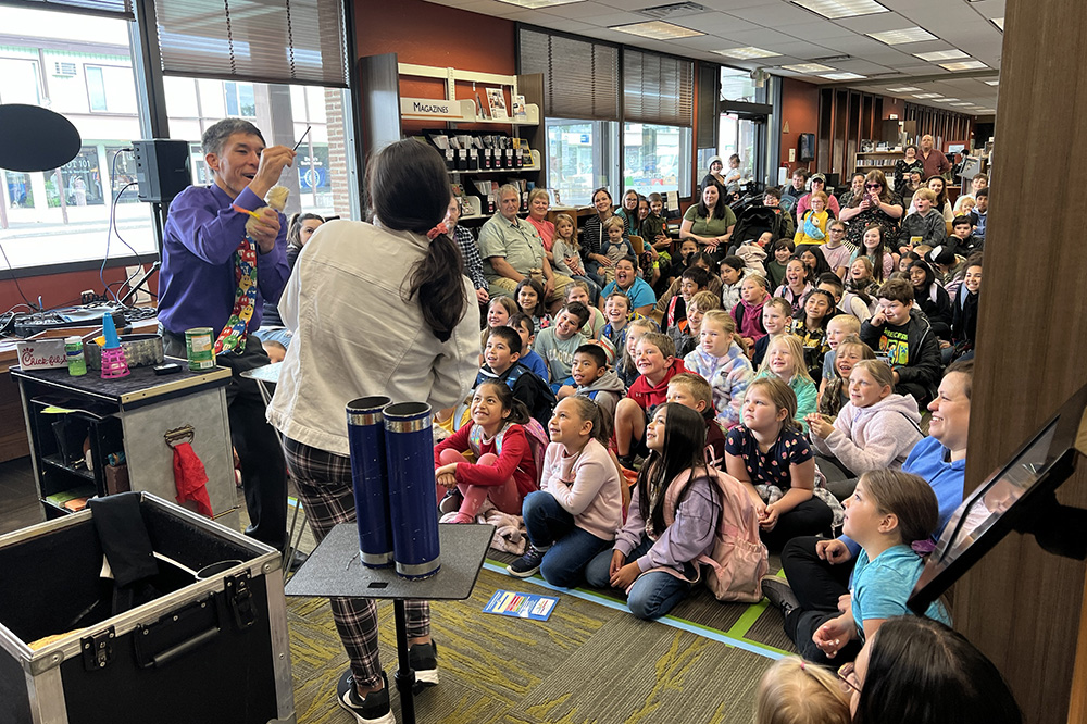 Jeff Evans performs at NOLS Forks Branch Jeff Evans performs at NOLS Forks Branch